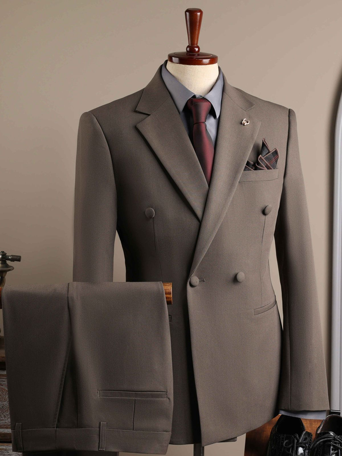 Refined Gray Double-Breasted Suit